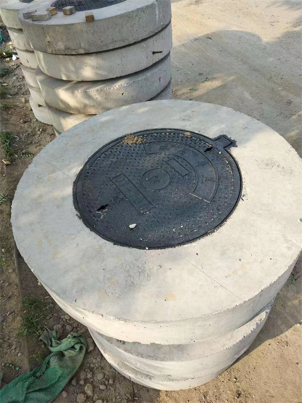 　　水泥預制蓋板